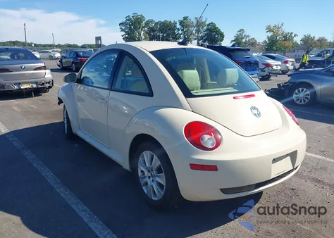 2010 Volkswagen New Beetle 2.5L from USA, damaged, VIN 3VWPG3AG0AM021014
